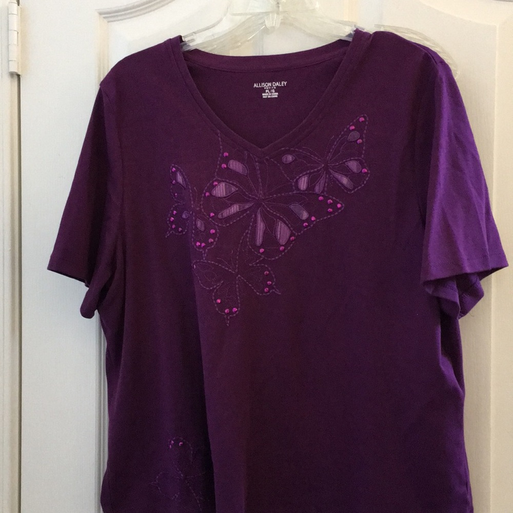 FINAL MARKDOWN Ladies Allison Daley tee petite large